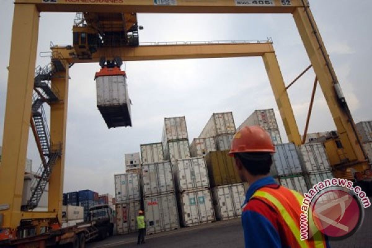 Exports in July 2014 declined 7.98 percent