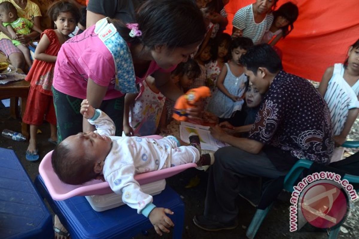 Balita penderita otak mengecil butuh bantuan pengobatan