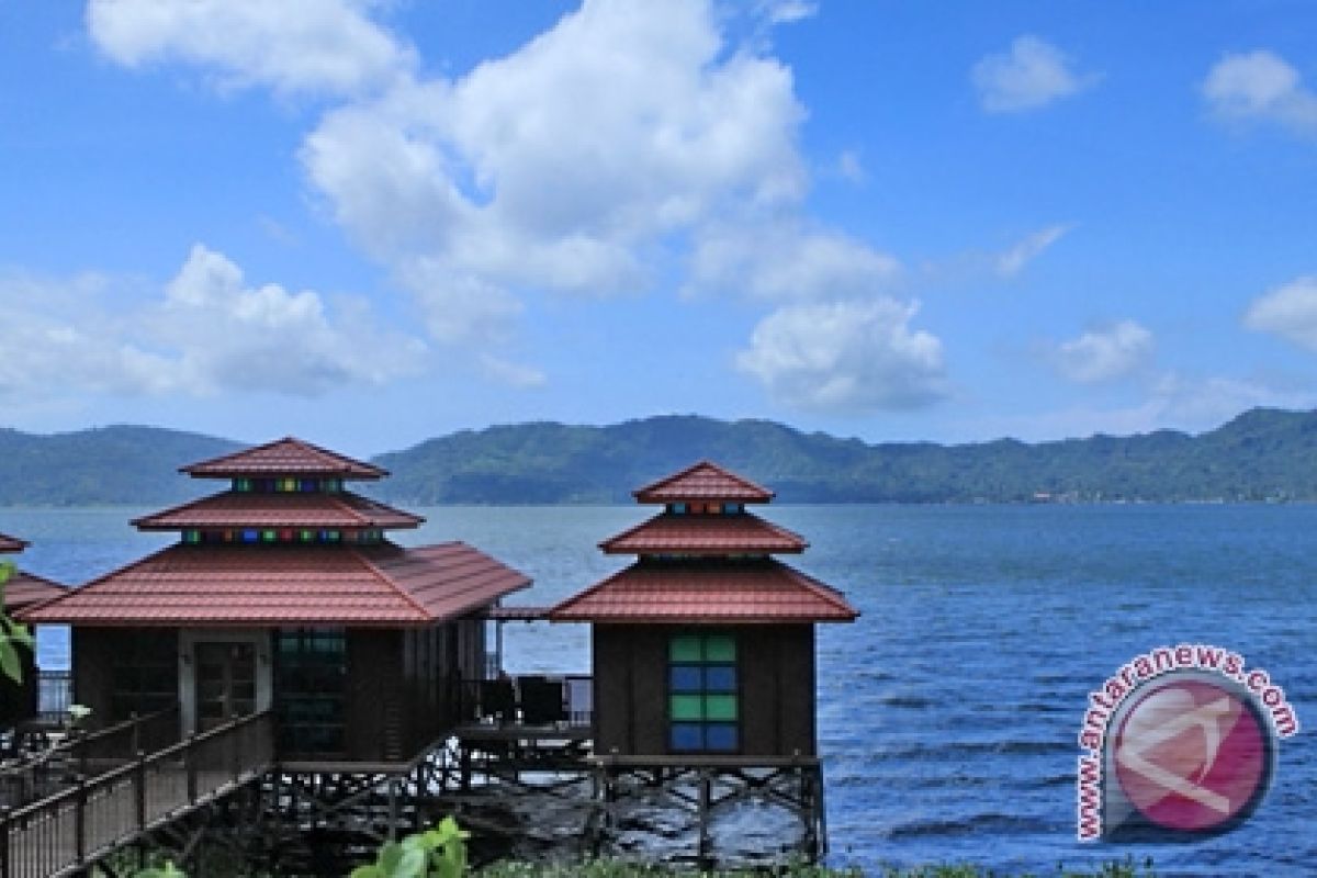 Pemkab Minahasa kembangkan pantai Tondano tarik wisatawan