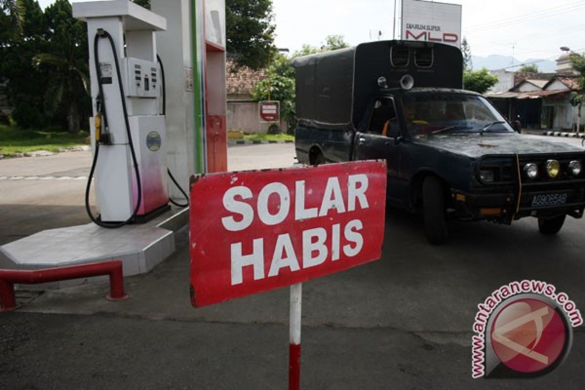 Solar langka, bus Yogyakarta-Banyumas pilih mogok