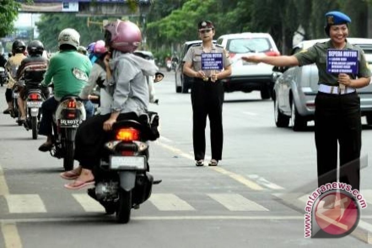 Pelanggar Lalin Makan Gratis