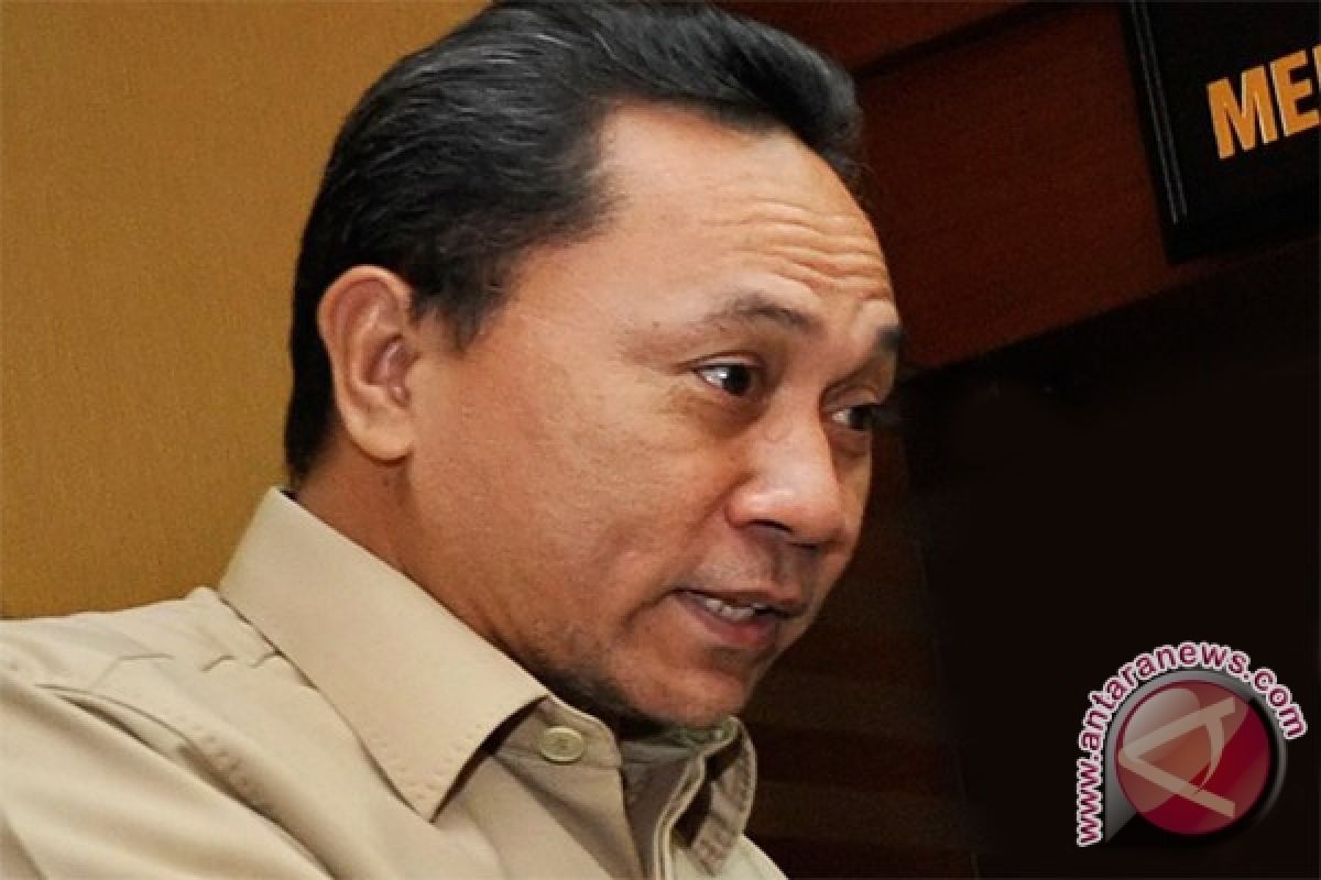  Ketua MPR Pertanyakan Timing Kenaikan Harga BBM