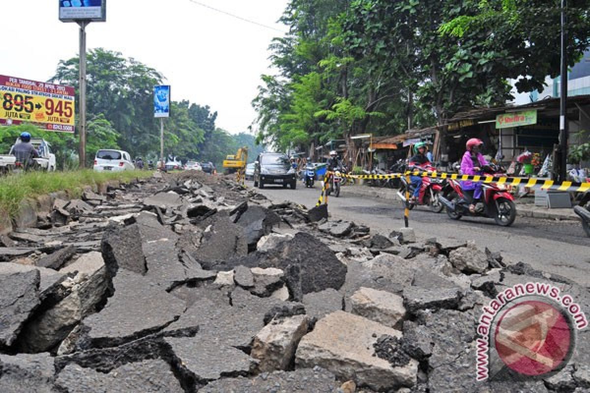 DPR berharap perbaikan jalan nasional dengan dibeton