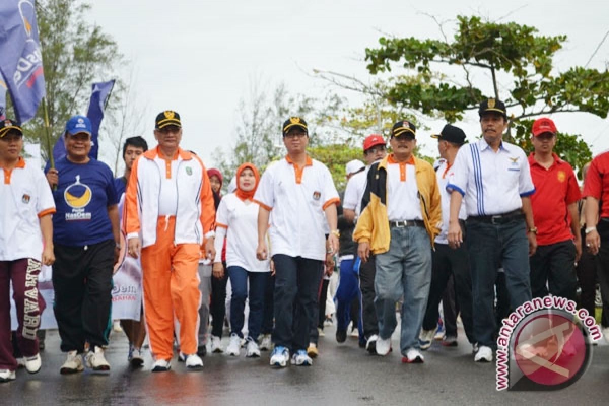 Hujan warnai jalan santai KPU di bengkulu