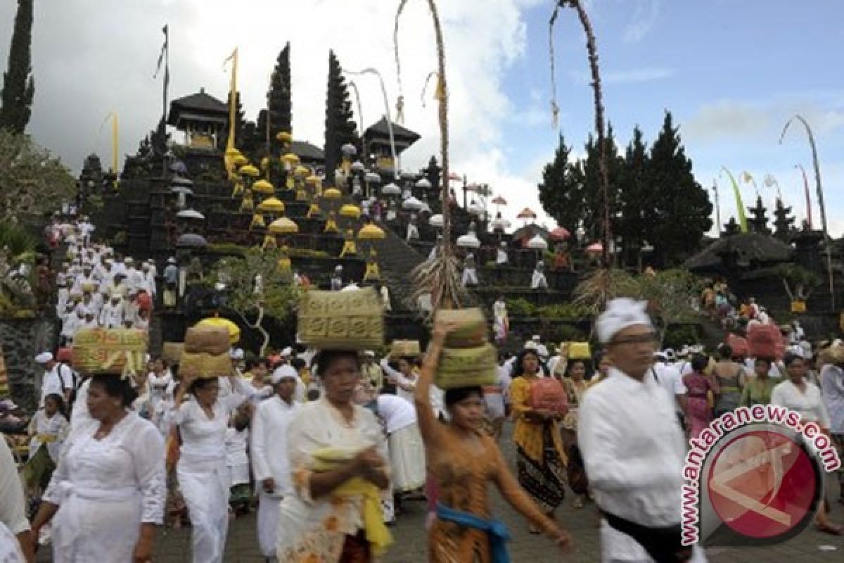 Wabup Klungkung hadiri ritual Pura Gelap Besakih