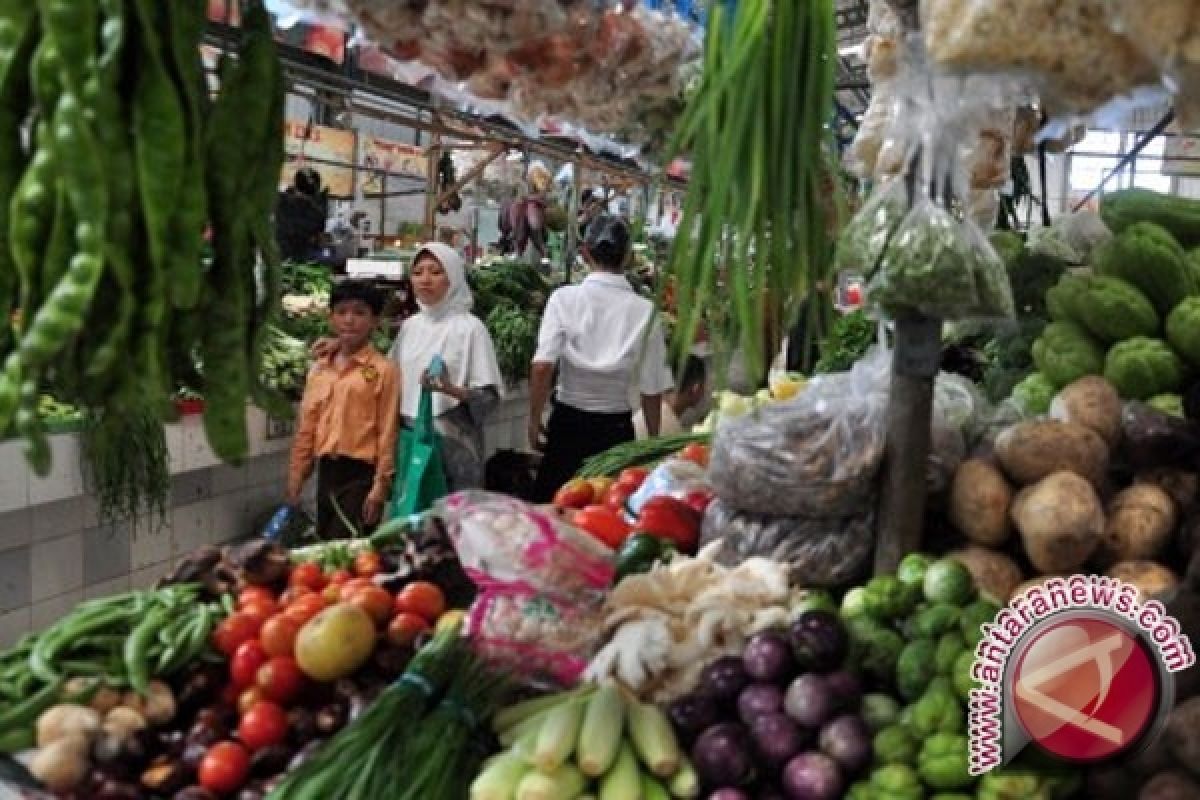  Aktivitas Pasar Tradisional Di Sampit Belum Normal 