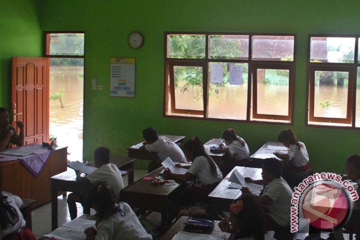 Jelang UN, sekolah di Kalsel libur akibat banjir