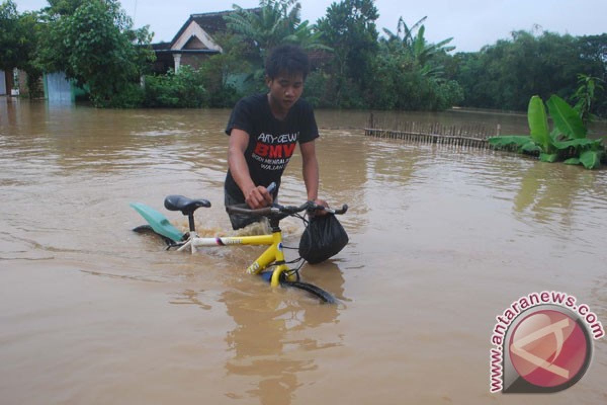 Banjir Ngawi mulai surut