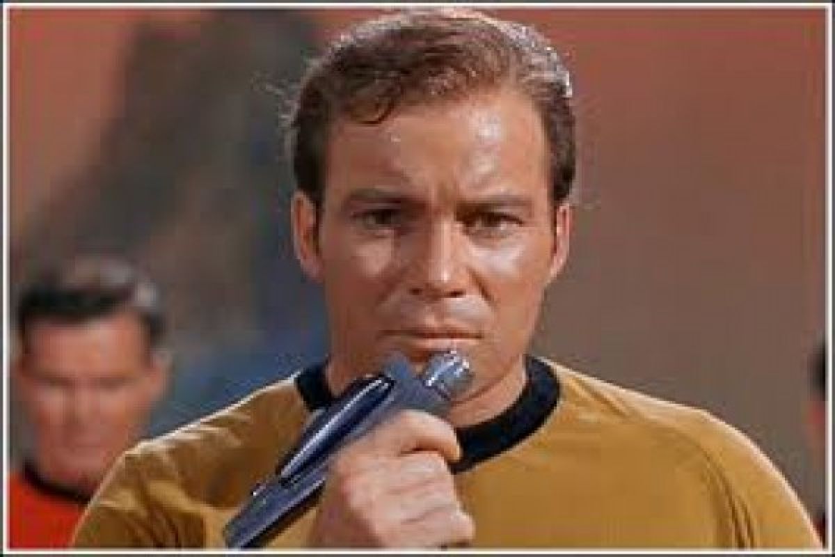 "Star Trek" phaser fetches $231,000 at U.S. auction