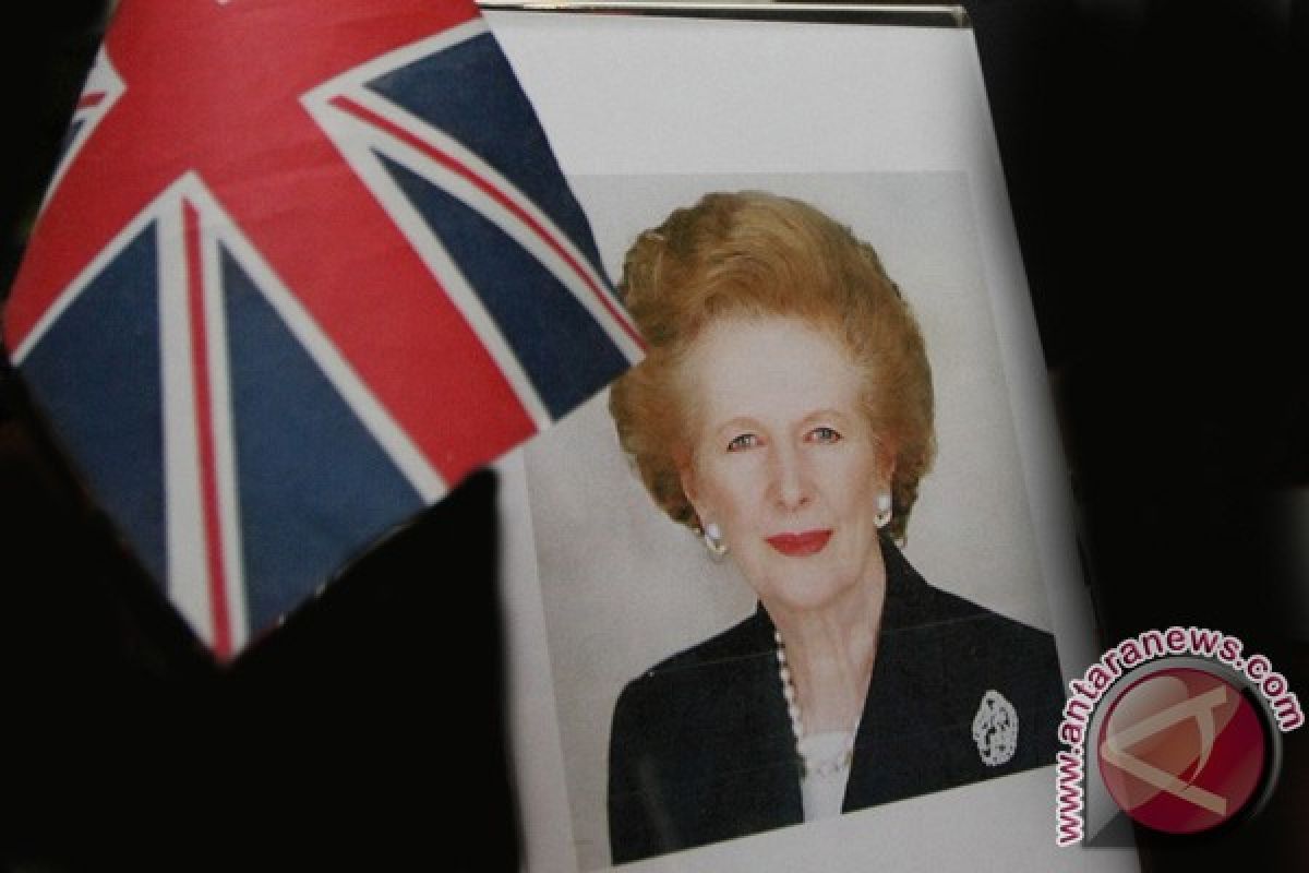 Koleksi fesyen Margaret Thatcher dilelang