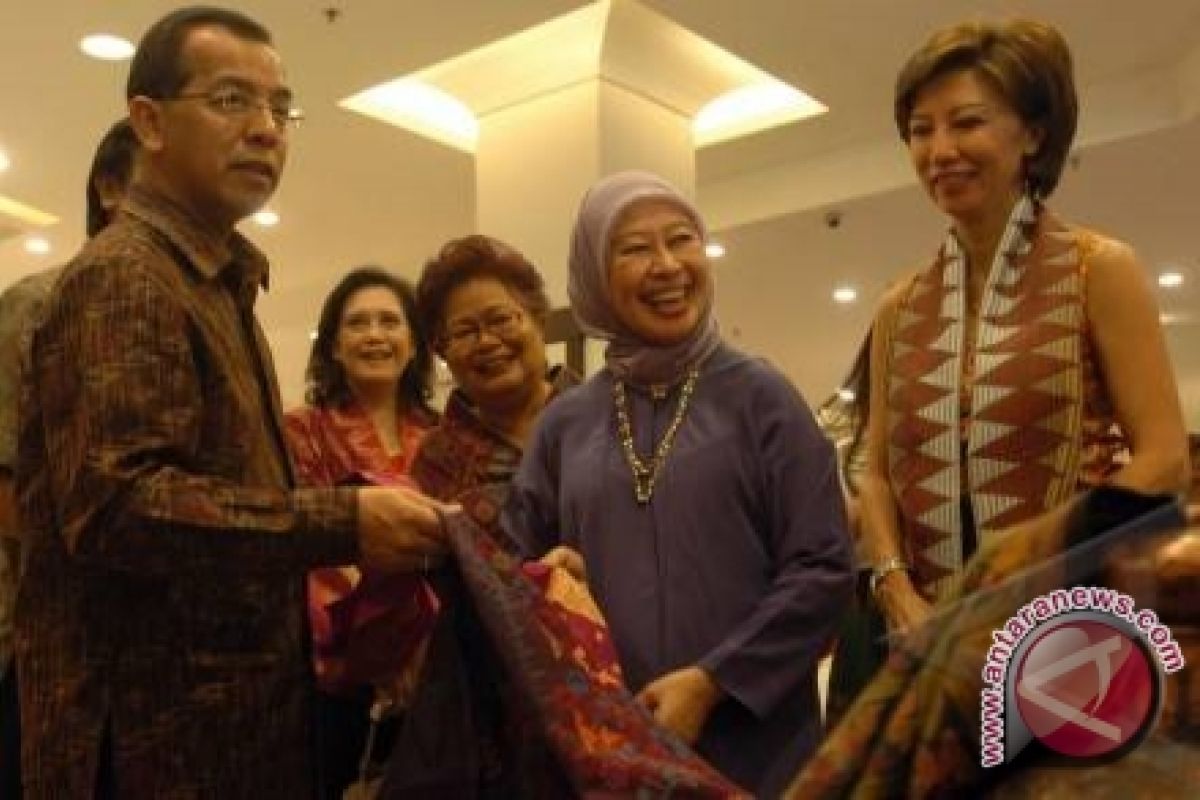 Tenun Indonesia dipamerkan di New York