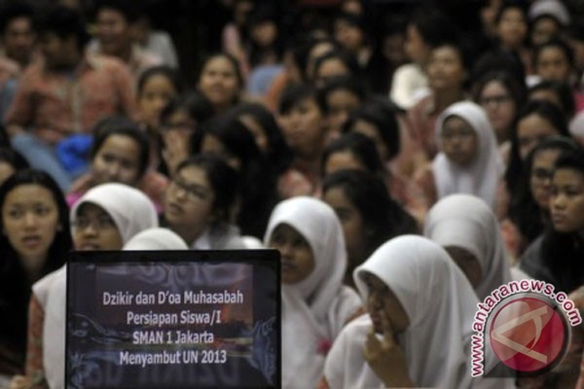 Pemkot Bukittinggi libatkan mahasiwa awasi UN