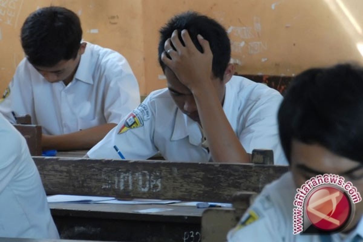  Siswa di Malang agar abaikan SMS kunci jawaban UN