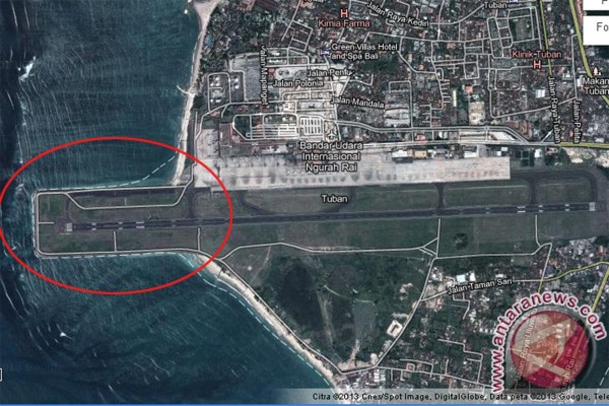 Pesawat Lion Air tergelincir masuk laut di Bali