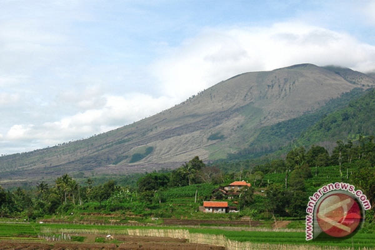 Masyarakat Garut diingatkan terkait aktivitas Gunung Guntur 