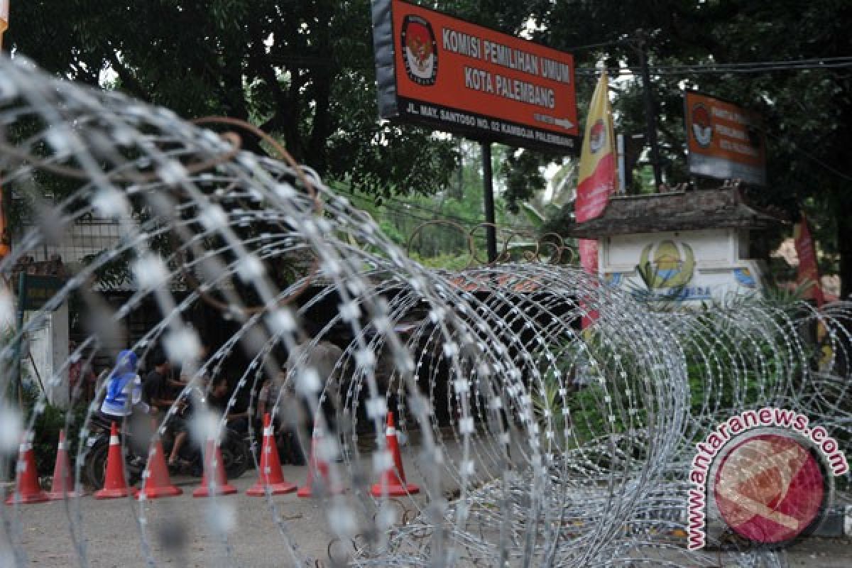 500 polisi jaga Kantor KPU Riau