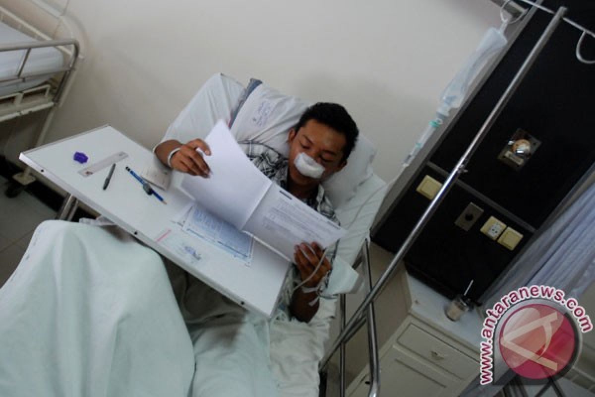 Satu pelajar Riau jalani UN di rumah sakit