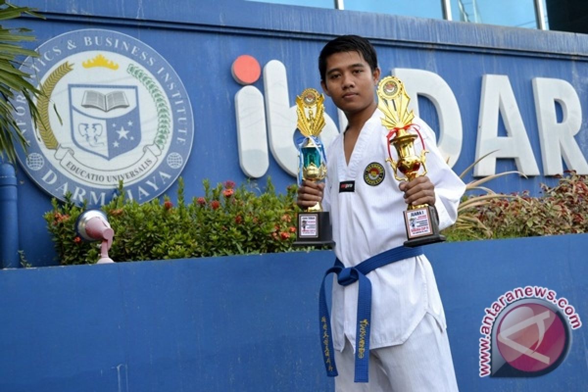 Rizar Pranowo Atlet Taekwondo Terbaik Lampung 2013