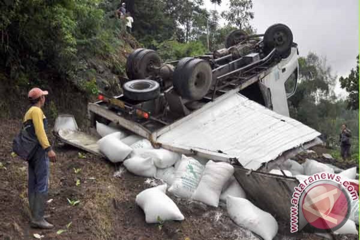 Truk masuk jurang akibatkan satu korban tewas