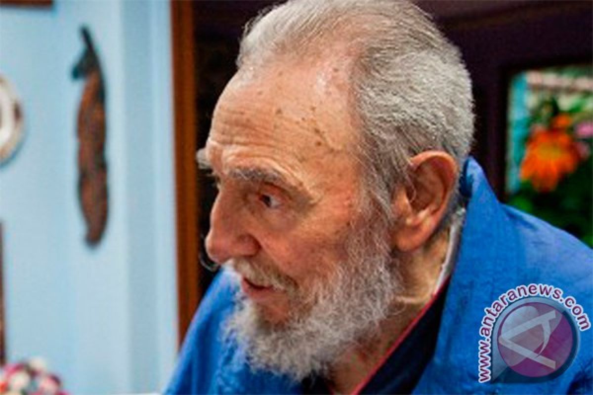 Fidel Castro tampil di pertemuan Partai Komunis Kuba