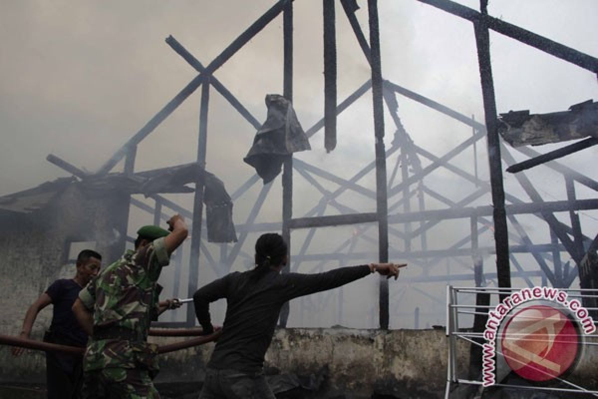 Asrama TNI AD di Cirebon terbakar