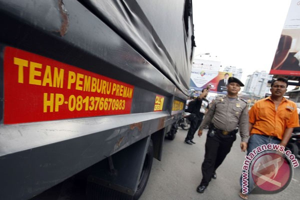 Puluhan preman Kota Bandung dirazia polisi