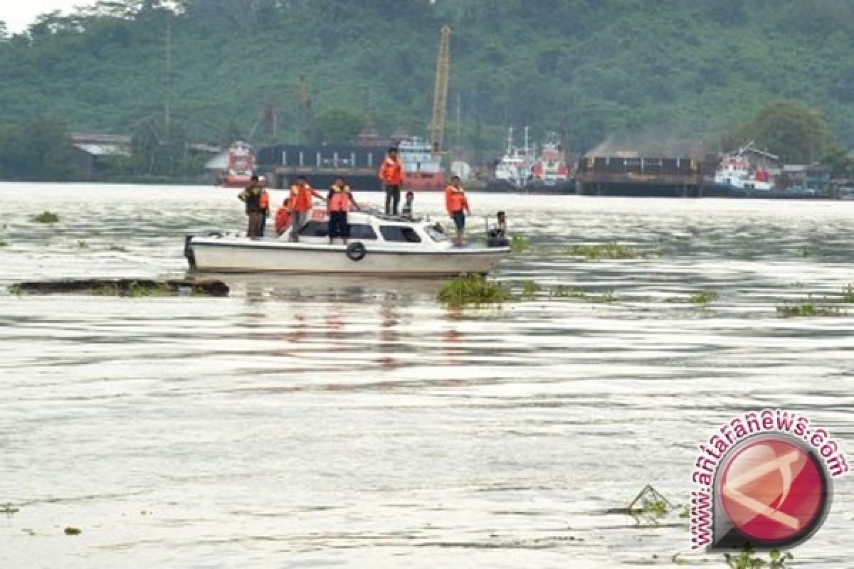 Tim Sar Masih Cari Penumpang Feri Tenggelam