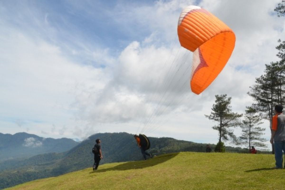 17 Negara Daftar Lomba Paralayang di Agam