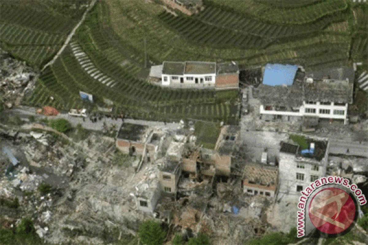 Korban gempa China 156 jiwa