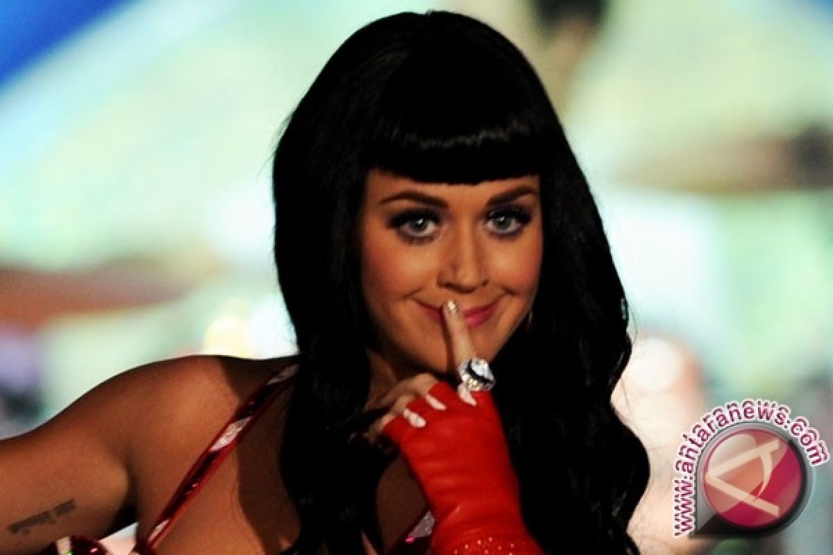 Katy Perry gandeng lagi Dr. Luke