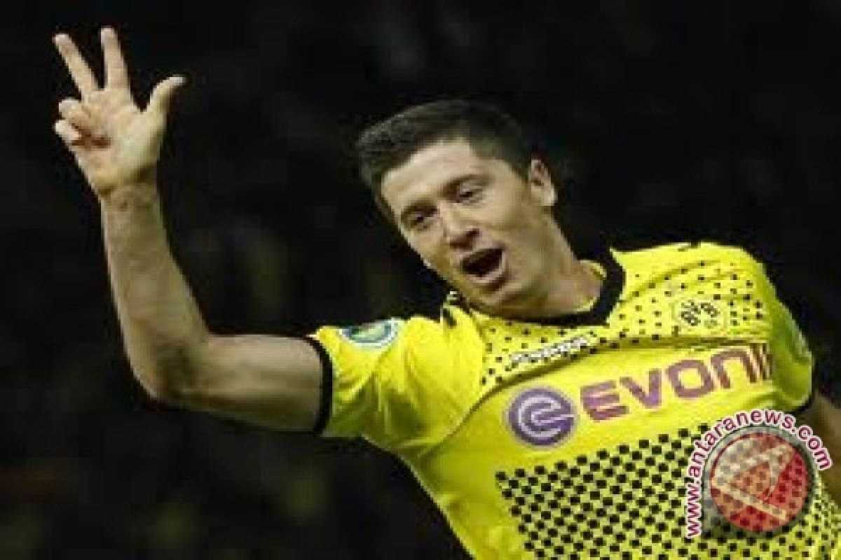  Lewandowski ciptakan gol keempat!