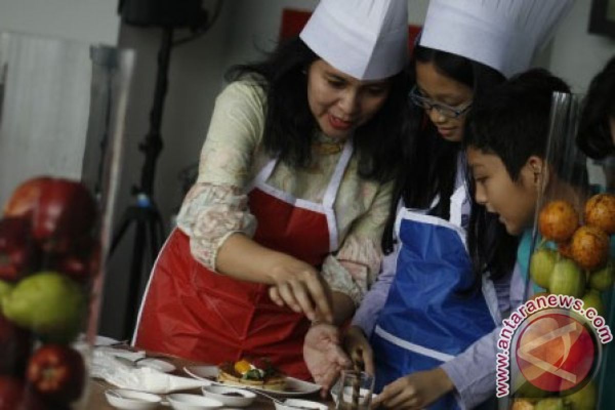 Ibu cinta keluarga terlihat dari makanan yang disajikannya