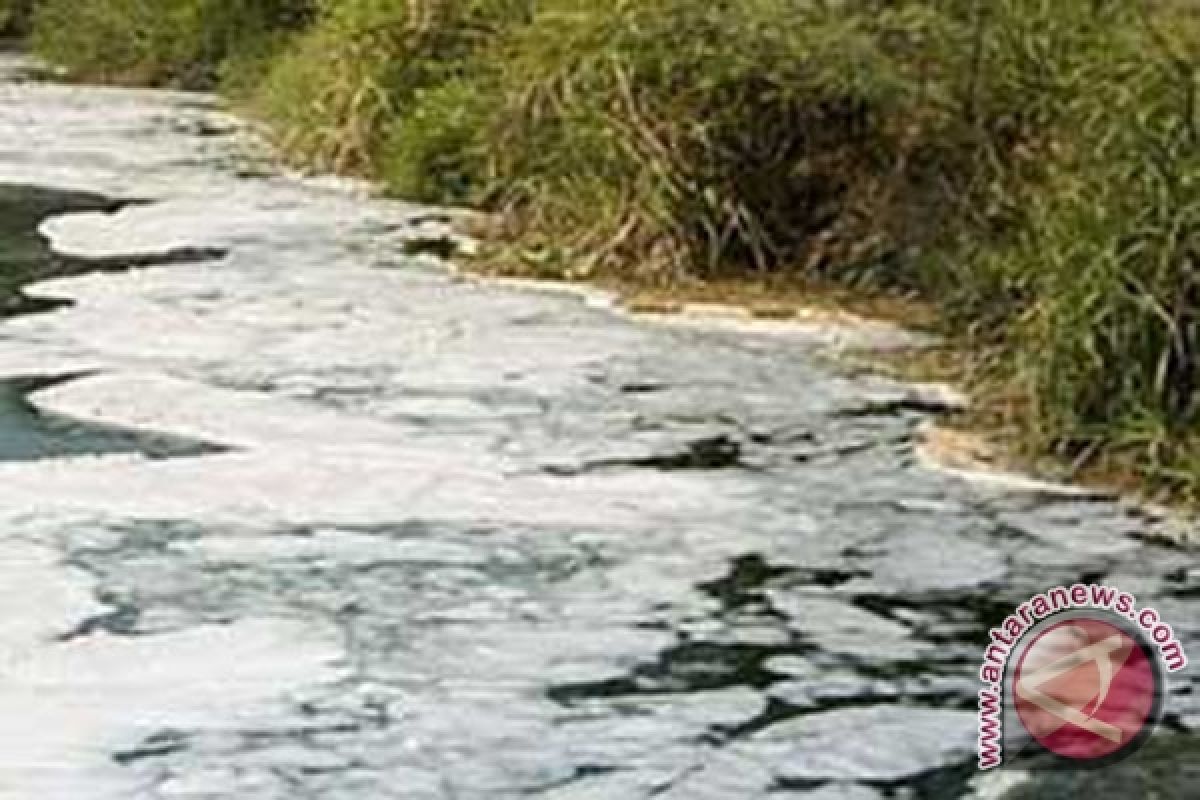 Danau Butong Diduga Tercemar Limbah Tanah