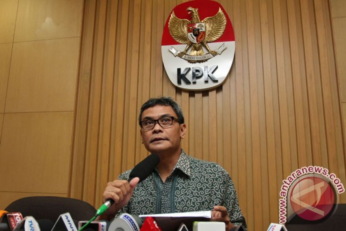 KPK kembalikan bukti dari Anas Urbaningrum