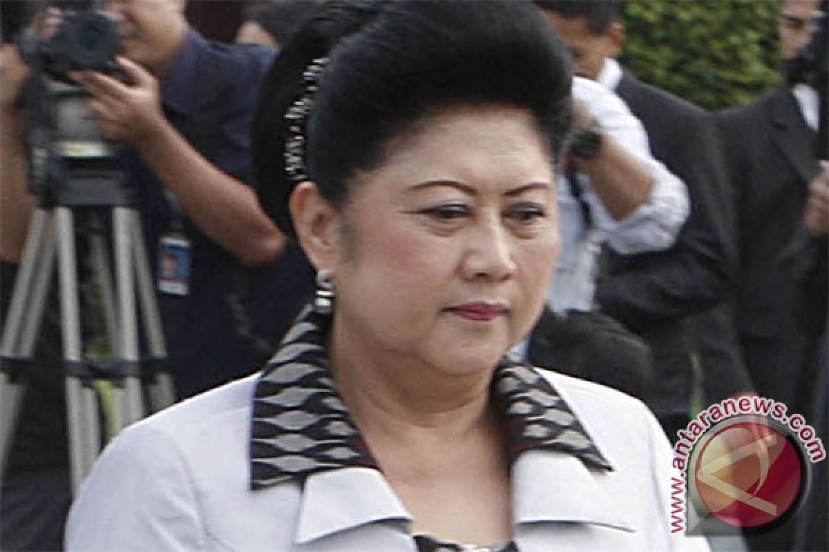 Ani Yudhoyono ajak ringankan korban topan Haiyan