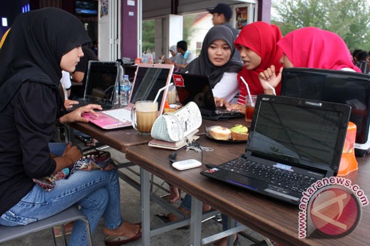 Perempuan pengguna Internet di Indonesia 2014 naik 10 persen