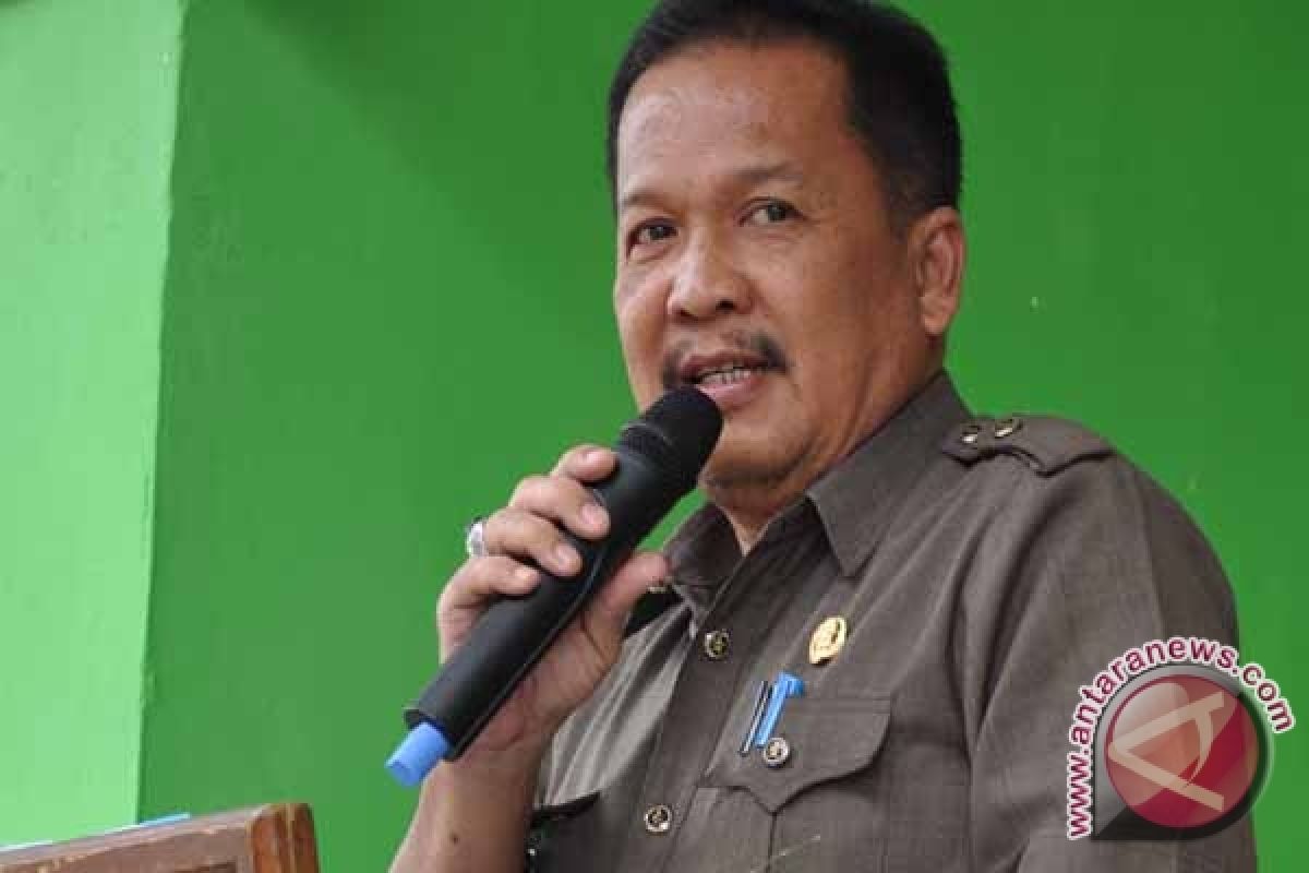 Warga Manna serbu pelayanan gebyar implan