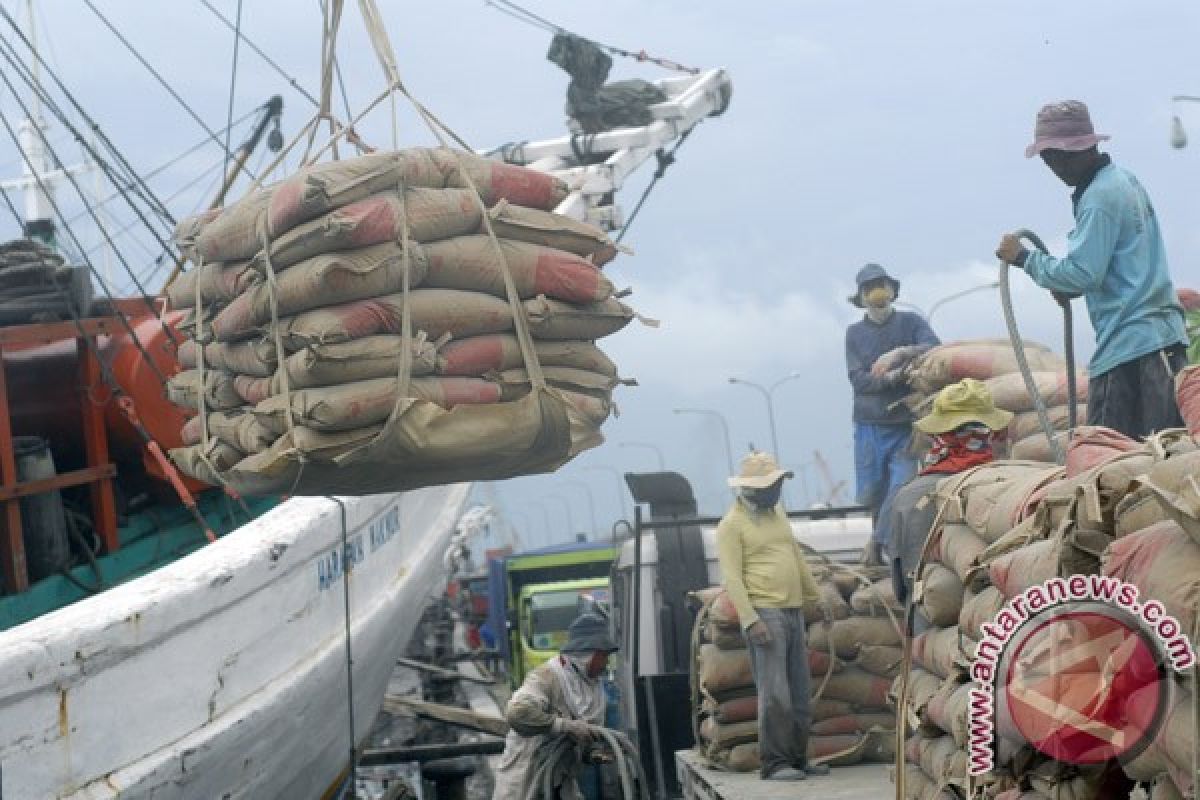 90 persen industri di Jawa dan Sumatera