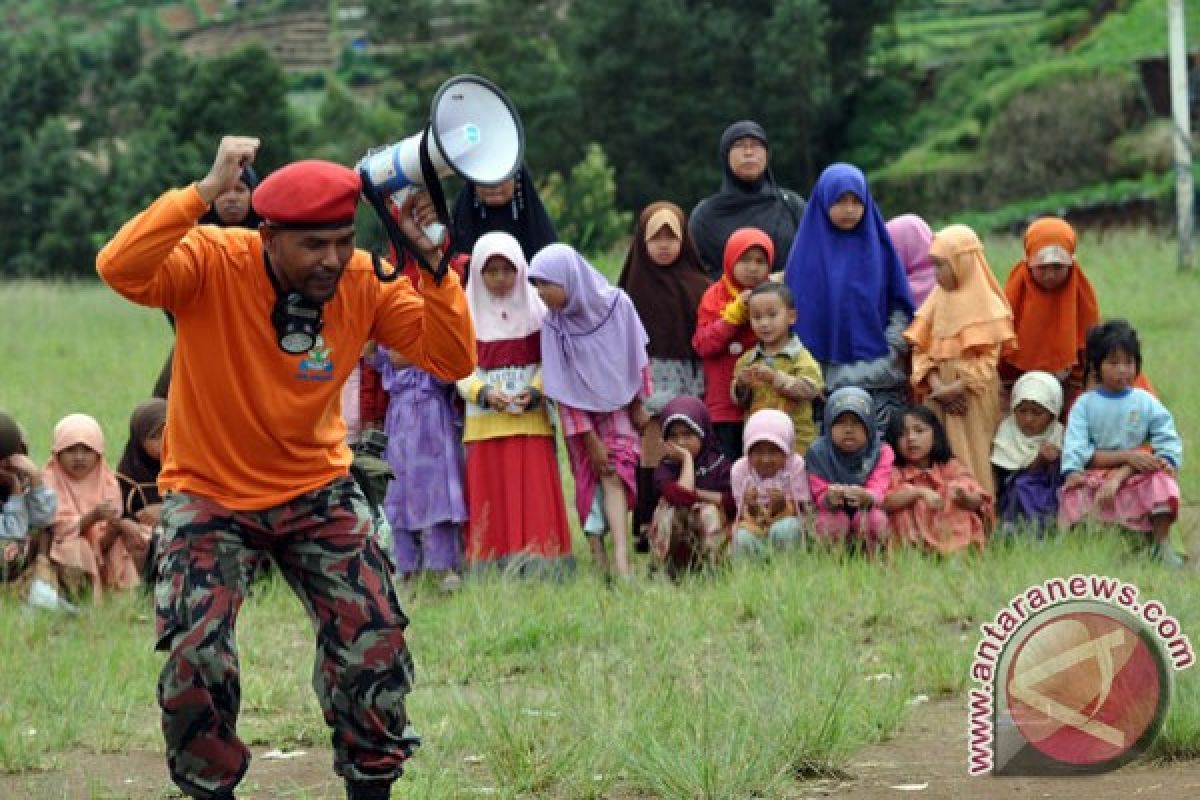 Siswa SLB belajar tanggap bencana