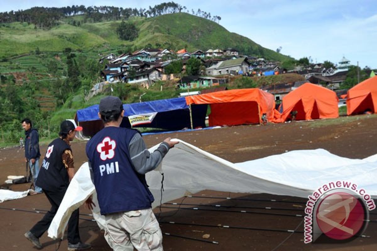 PMI Banjarnegara terjunkan 20 relawan ke lokasi longsor