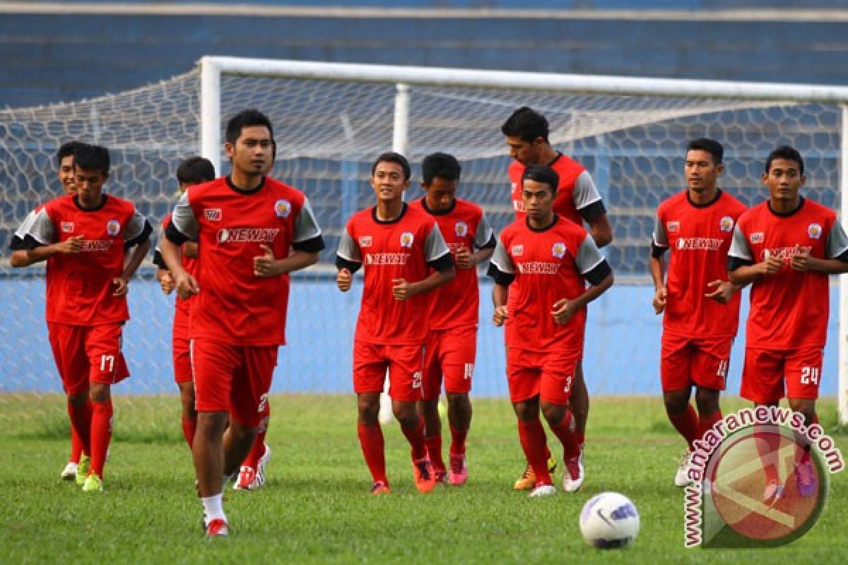 Arema ditahan imbang PSIR 2-2