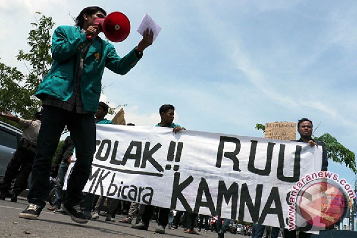 Belasan mahasiswa Aceh tolak RUU Kamnas