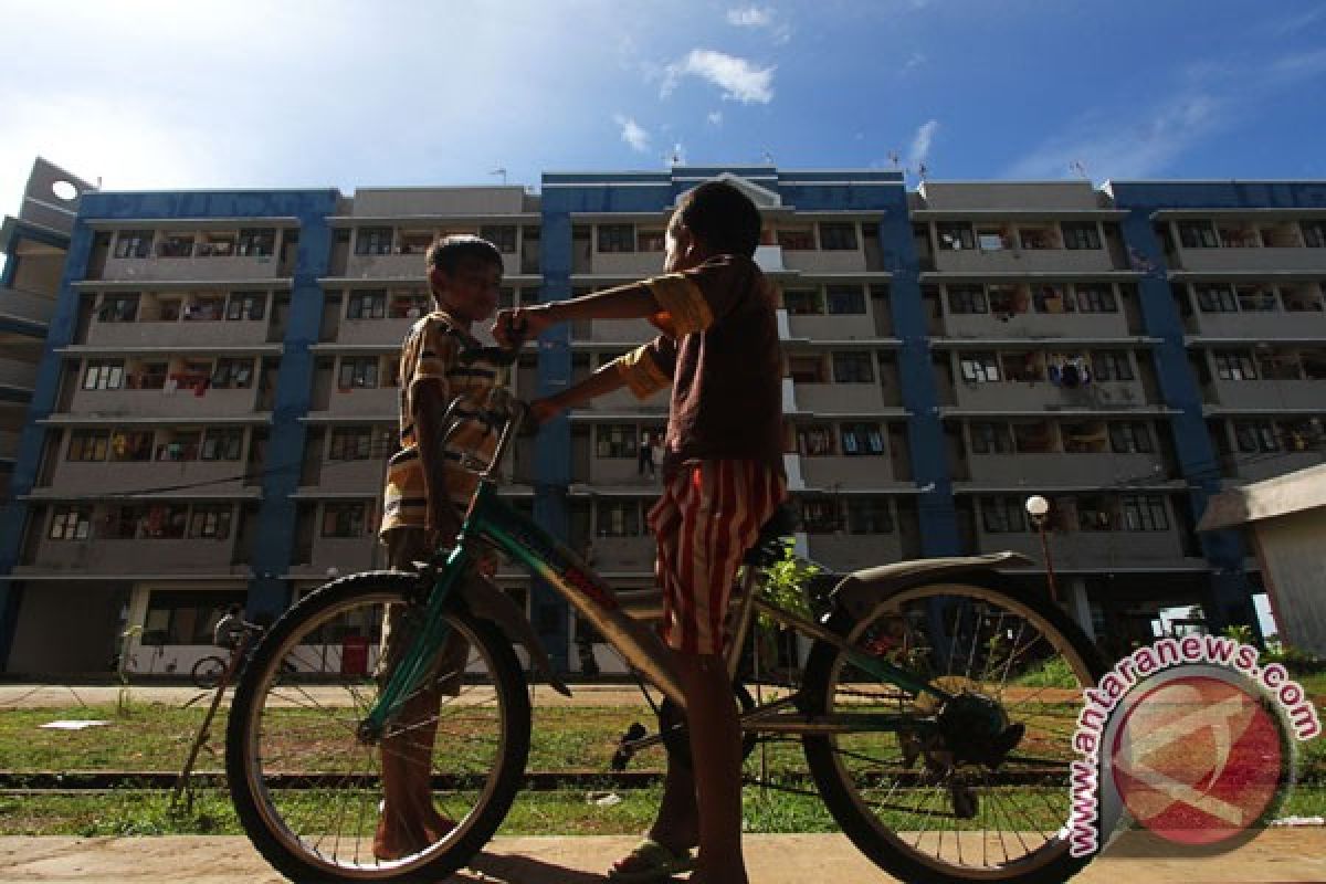 Bermobil dan punya rumah, pemilik Rusun Marunda akan diusir 