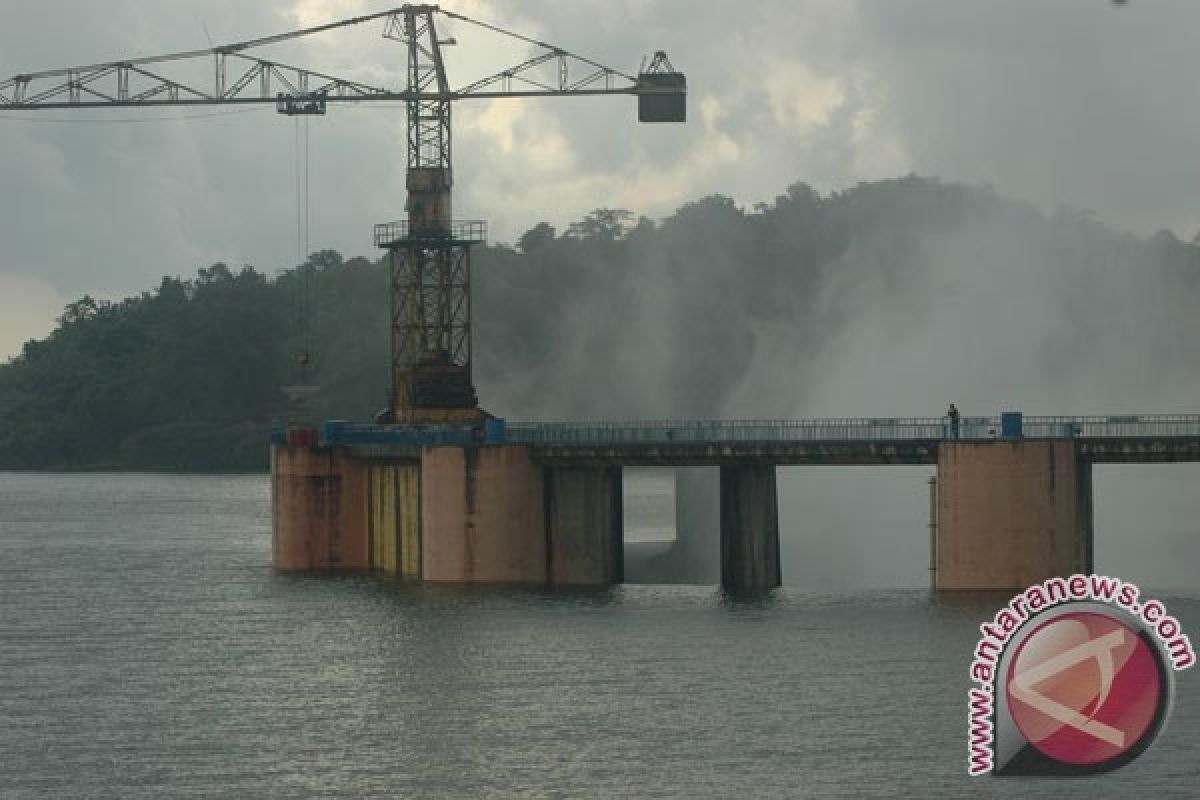 Waduk Jatiluhur dipadati wisatawan