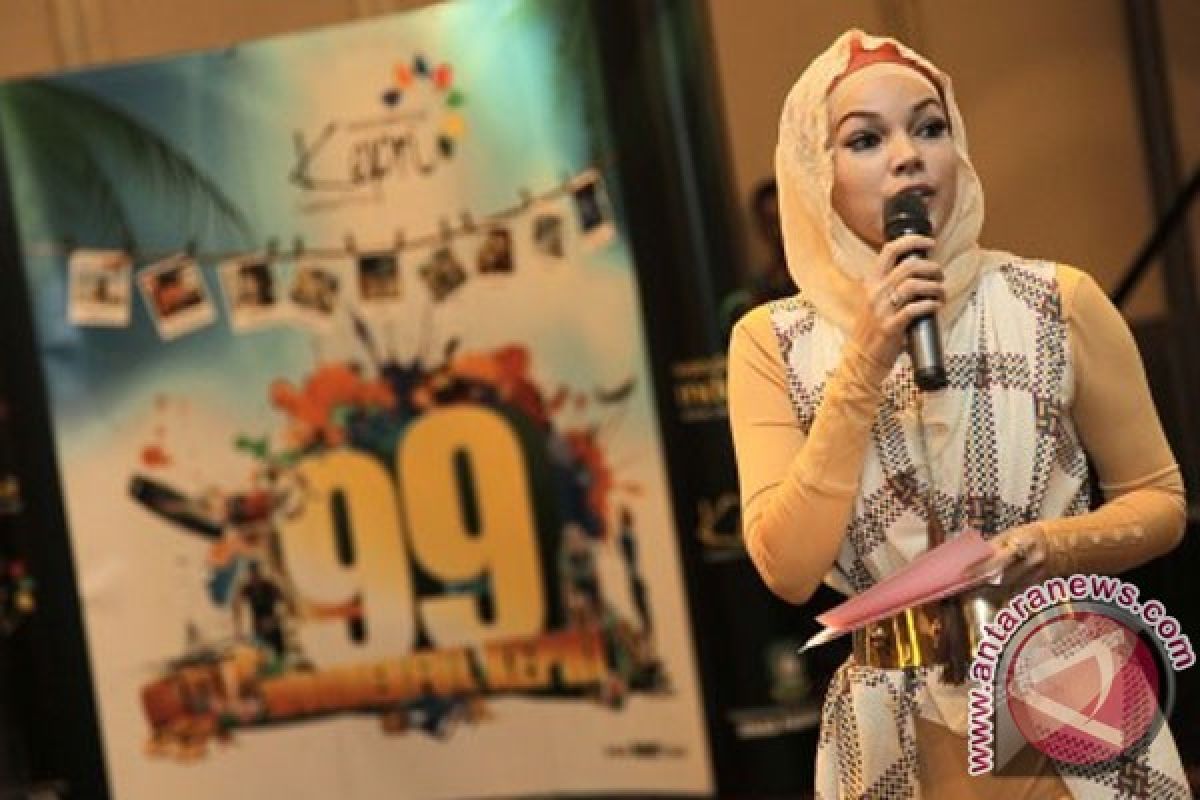 Alasan Dewi Sandra pakai jilbab