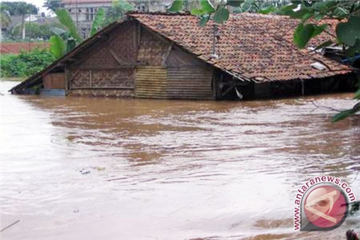 Banjir Bandang Landa Desa Lampasio Tolitoli