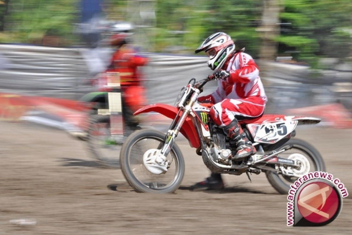  Aldi Lazaroni tercepat kualifikasi "Indonesian Motocross"