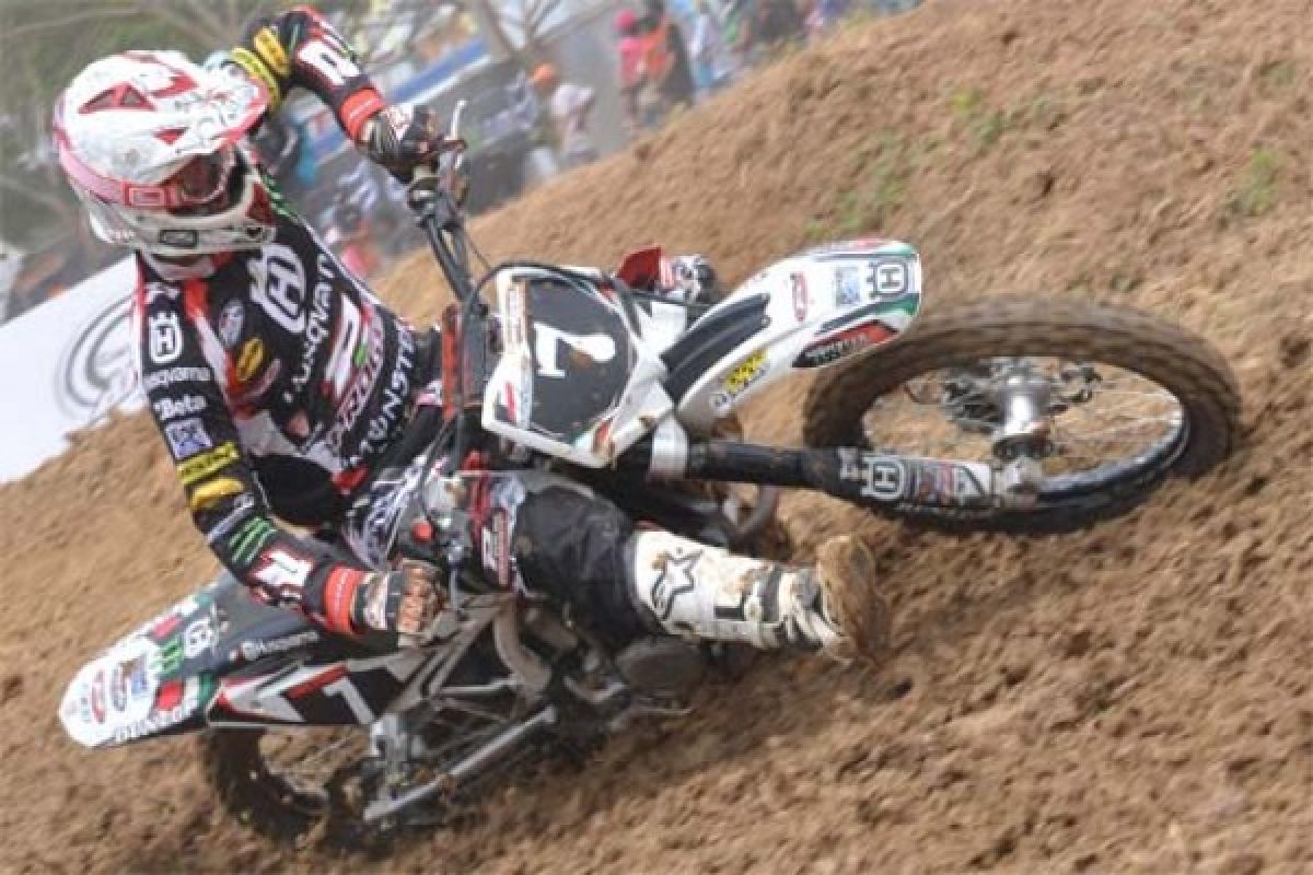 Stewart juarai Indonesian Motocross seri pertama