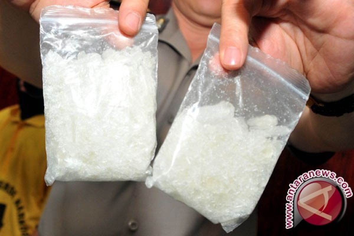 Malaysian citizen arrested for smuggling in meth in Batam