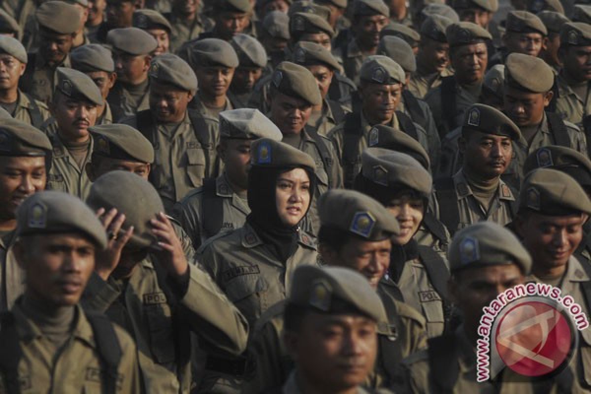 Satpol PP Gorontalo merazia warung makan